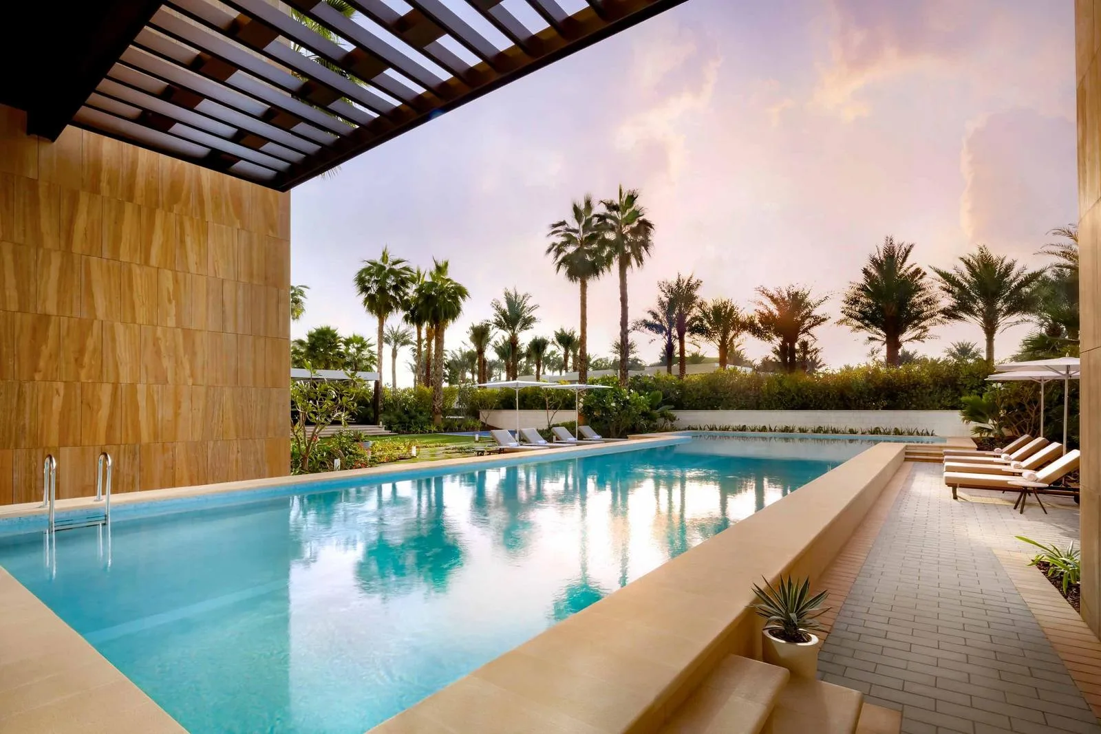AWAKEN outdoor pool at Atlantis The Royal